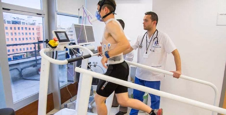 ¿Qué análisis debe hacerse un deportista?