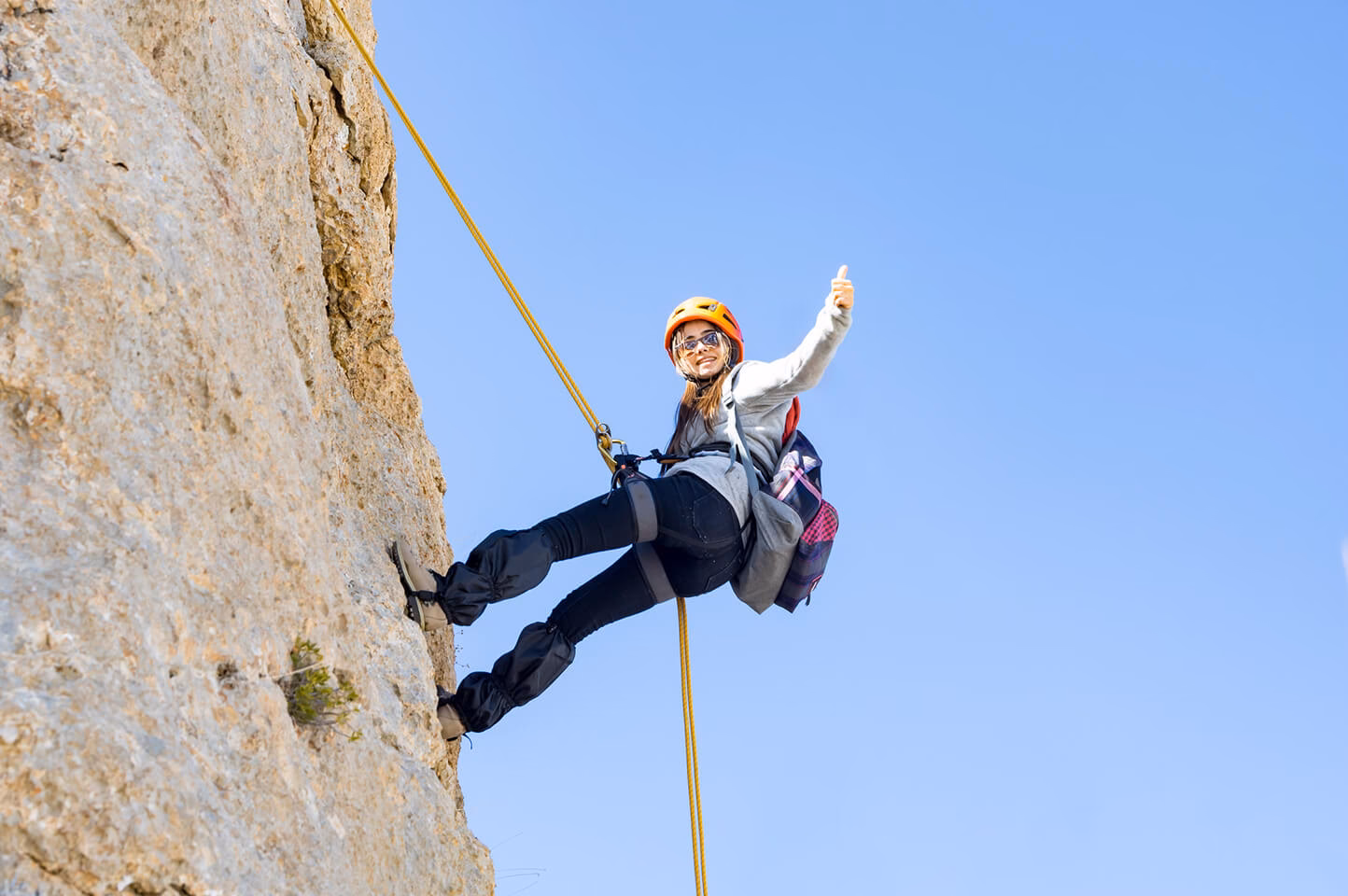 What are the two types of rappelling?