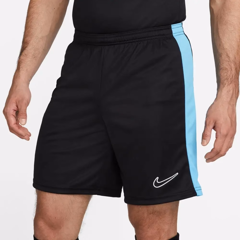 ¿Cómo se llama la tela de los shorts de fútbol?