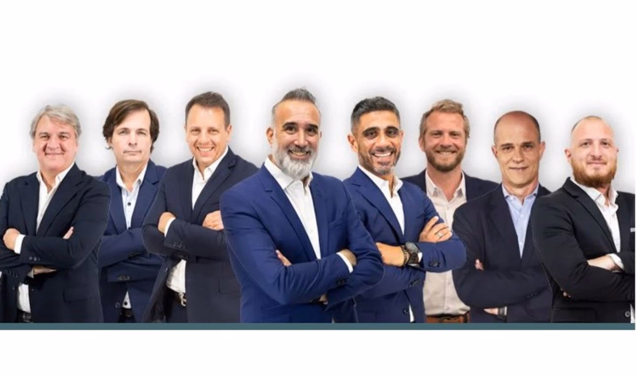 ¿Quién es el conductor de fútbol sin manchas?