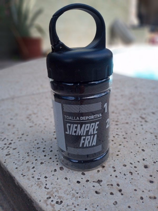 ¿Cuánto tiempo se mantienen frías las toallas refrescantes?