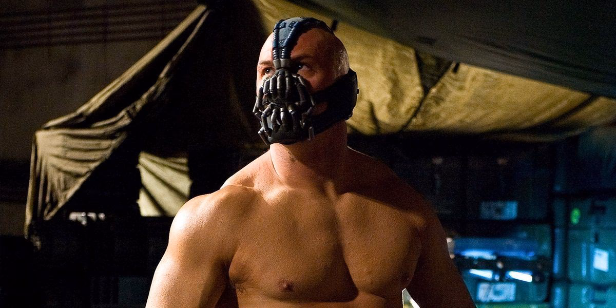 ¿Cómo hizo Tom Hardy para parecer tan grande como Bane?