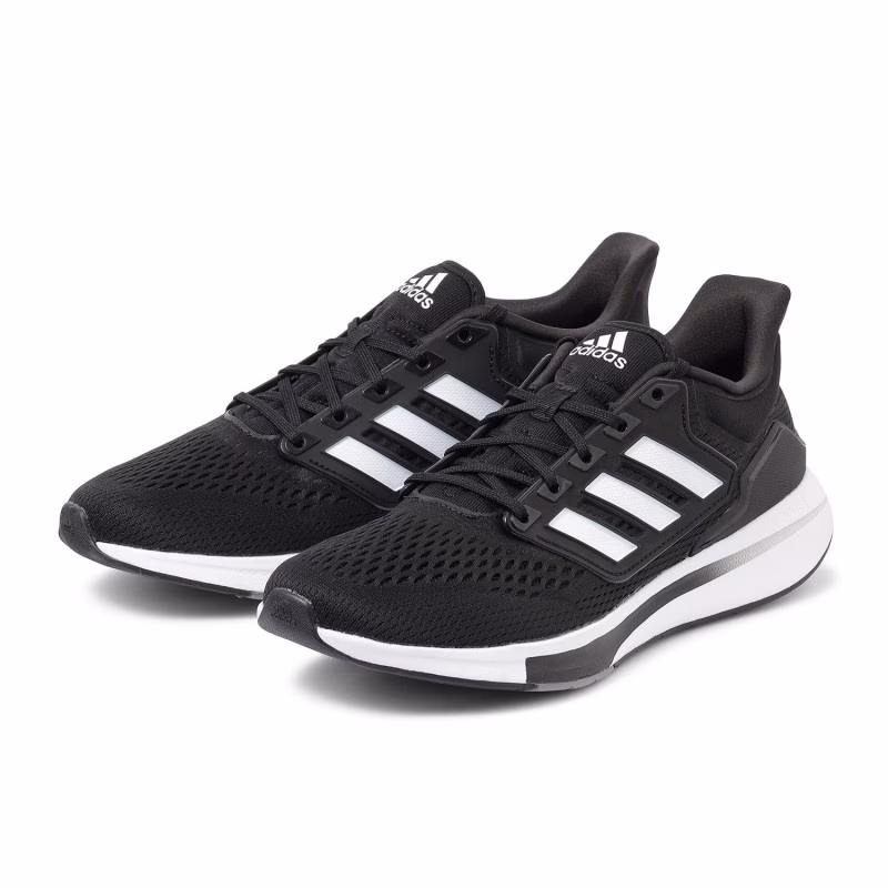 ¿Cómo se llaman las 3 líneas de Adidas?